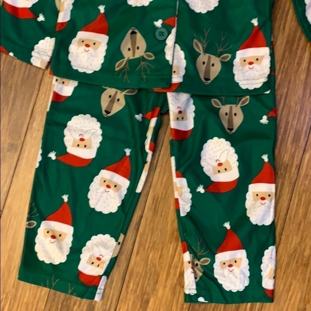 Adorable Carter's Santa 2 Piece Flannel Pajamas - Picture 3 of 4
